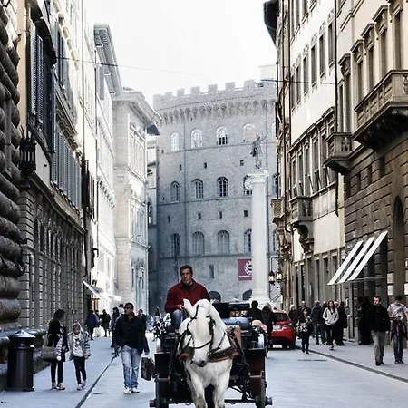 Old Tower Ponte Vecchio 피렌체
